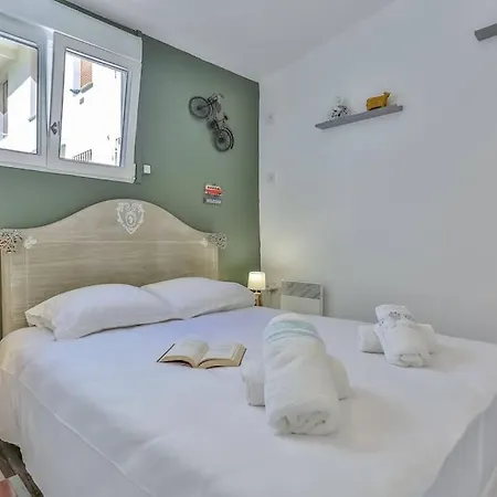 Holiday home Le Refuge 2 *